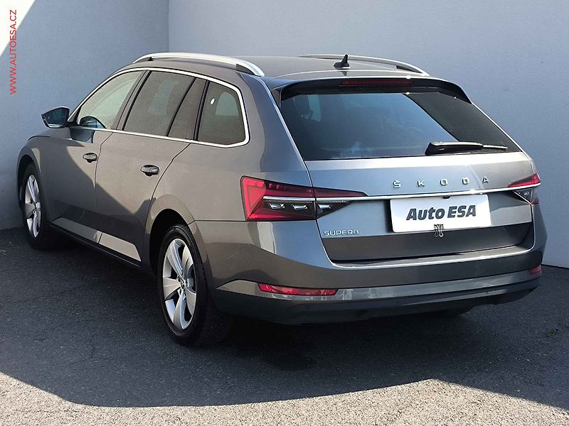 Škoda Superb (2022) 2.0 TDi, Style, DSG, LED - fotka 6 z 27