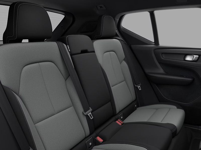 Volvo XC40 (2026) B3 PLUS DARK  - fotka 13 z 17