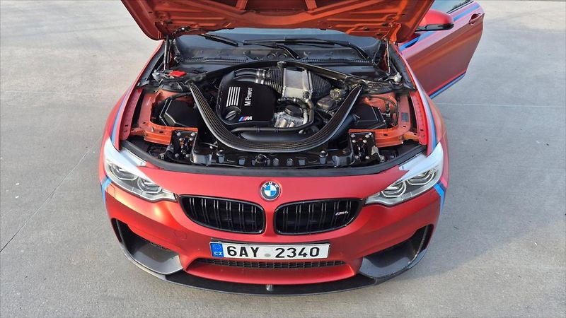 BMW M4 3,0 317 Kw Cabrio DPH REMUS - fotka 8 z 22
