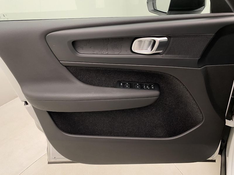 Volvo XC40 PURE ELECTRIC RECHARGE CORE  - fotka 7 z 55