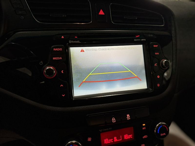 Kia Ceed 1,6   CRDI 94KW NAVI KAMERA ČR - fotka 17 z 44