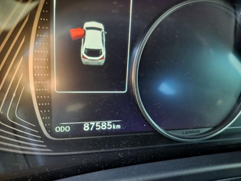 Lexus UX 250h kožené a vyhřívané sedačky - fotka 13 z 21