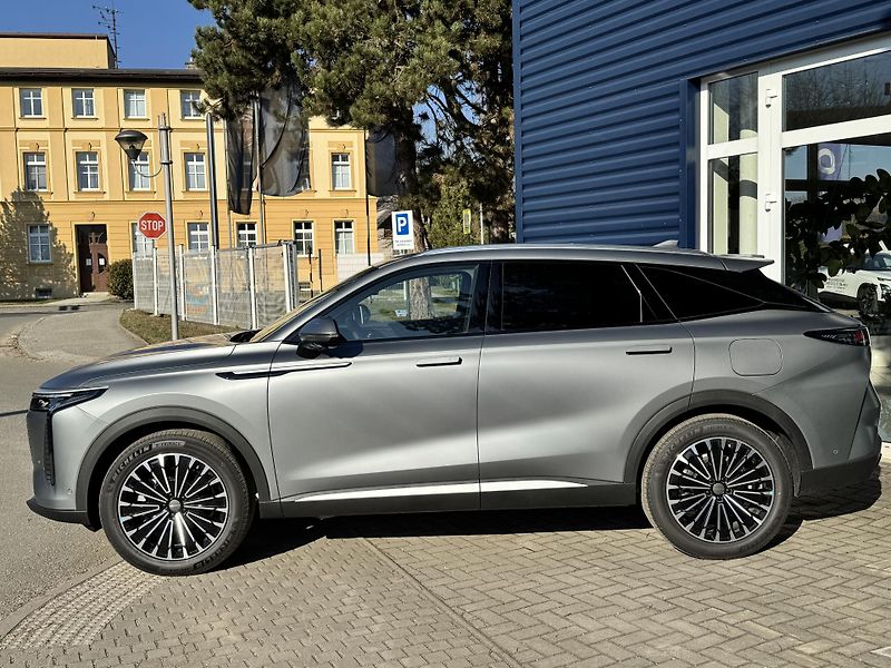 Omoda 9 PHEV (2026) Premium 395 kW - fotka 2 z 6