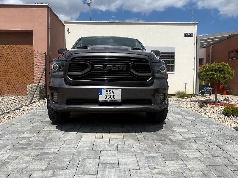 Dodge RAM (2018) DODGE RAM 5,7 HEMI - fotka 1 z 13