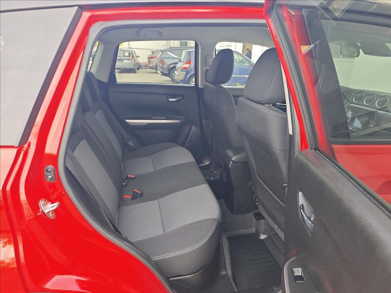 Suzuki Vitara 1,4 BoosterJet Hybrid  Premium - fotka 13 z 22