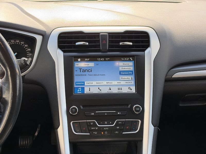 Ford Mondeo (2016) Bussines 2.0 TDCi 110kW - fotka 16 z 32