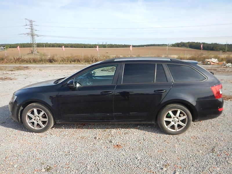 Škoda Octavia 1.6 Tdi 77 kw - fotka 6 z 15