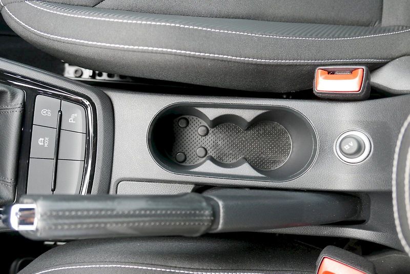 Škoda Scala (2025) 1.5 TSI 110 kW M6° Monte Carlo - fotka 14 z 32