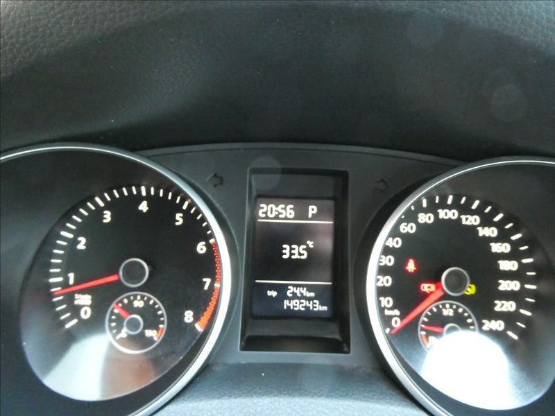 Volkswagen Golf 1,6 MPi 75kW DSG klima - fotka 32 z 40