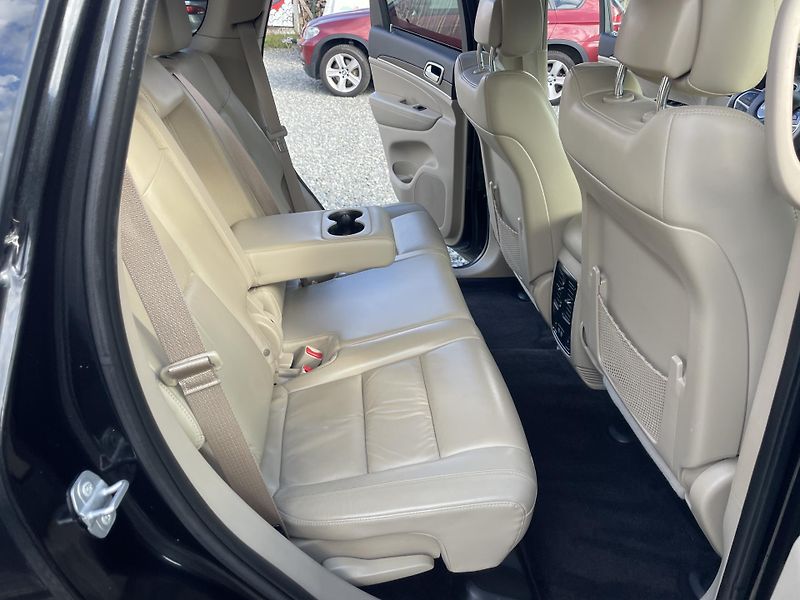 Jeep Grand Cherokee 3.0CRDi 4x4 250PS LIMITEED TOP - fotka 130 z 177
