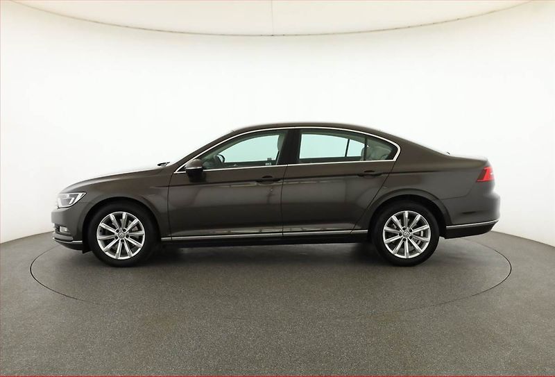 Volkswagen Passat (2016) 2.0 TDI, Serv.kniha, Kůže - fotka 3 z 17