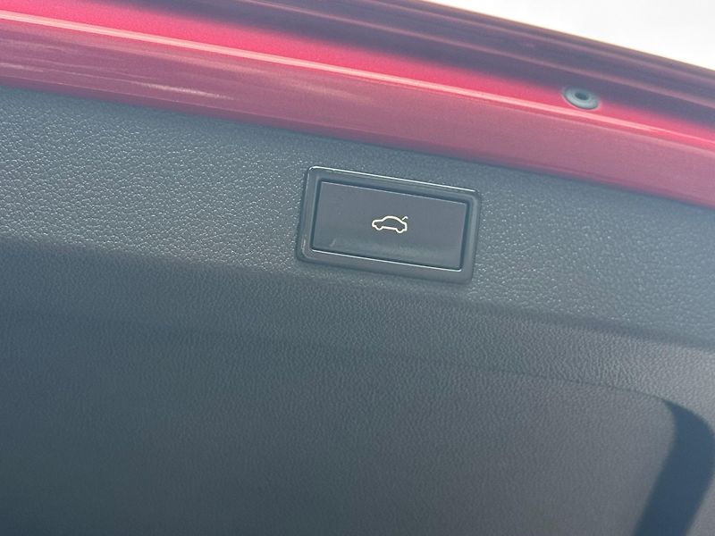 Škoda Superb 2.0TDi F.LED, KAMERA, EL.TAŽNÉ - fotka 23 z 26