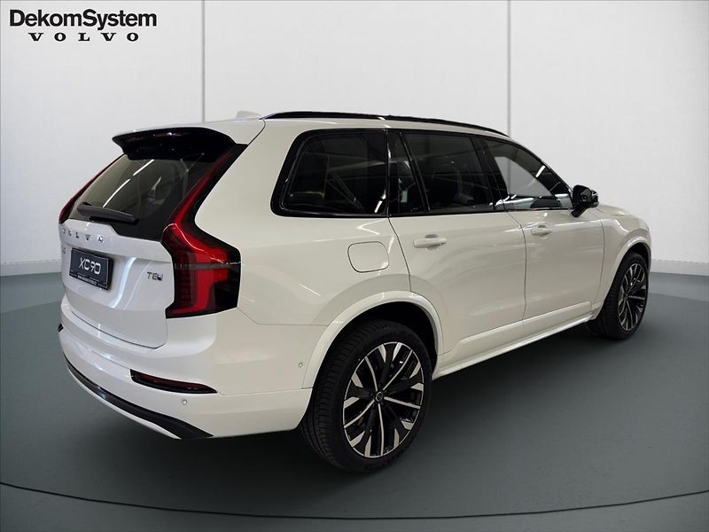 Volvo XC90 (2025) 2,0 Akční cena  Plus Dark 3423 - fotka 2 z 14