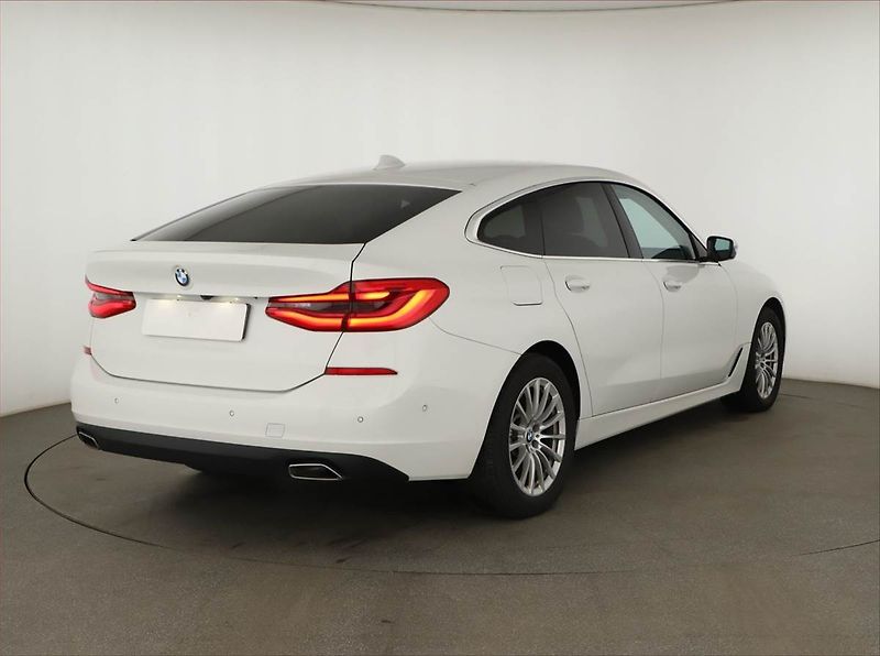 BMW Řada 6 (2022) 640i xDrive GT - fotka 5 z 20