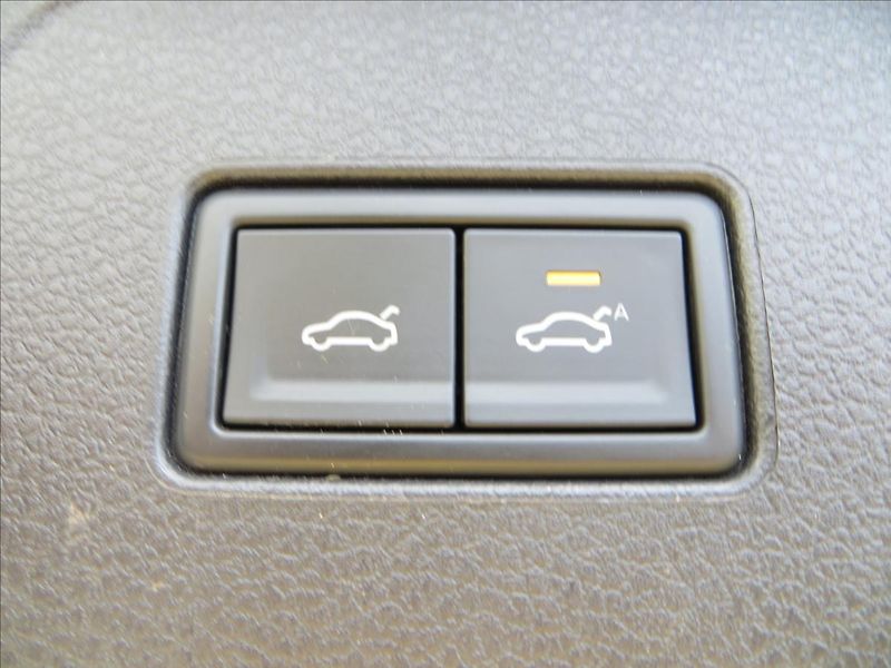 Volkswagen Passat 1,5 TSI 110kW DSG7 ČR Variant - fotka 9 z 27