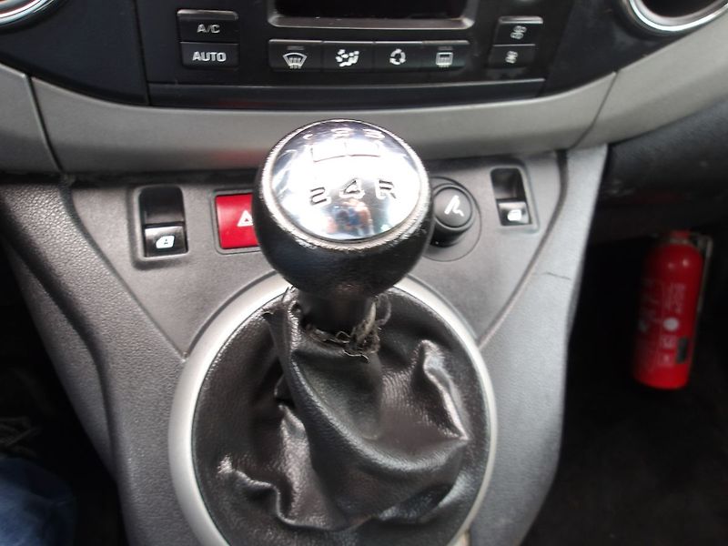 Citroën Berlingo 1,6HDi 2xŠOUPAČKY ! - fotka 23 z 29