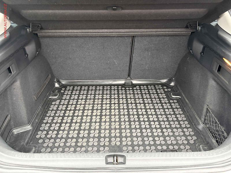 Citroën C4 (2016) 1.6HDi, ČR, AC, park.asist - fotka 7 z 16