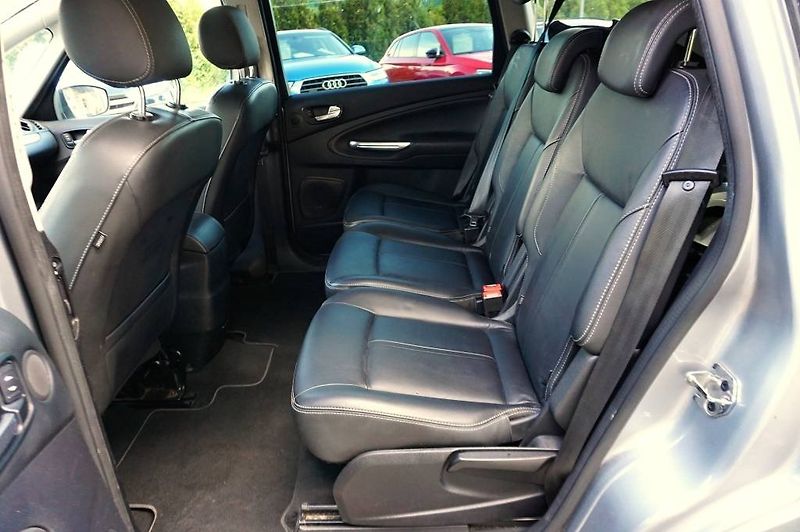 Ford S-MAX (2014) TITANIUM 2,0 TDCI 103 kW - fotka 18 z 39