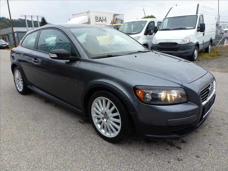 Volvo C30 2,0 i 16V Titanium Grey - fotka 6 z 62