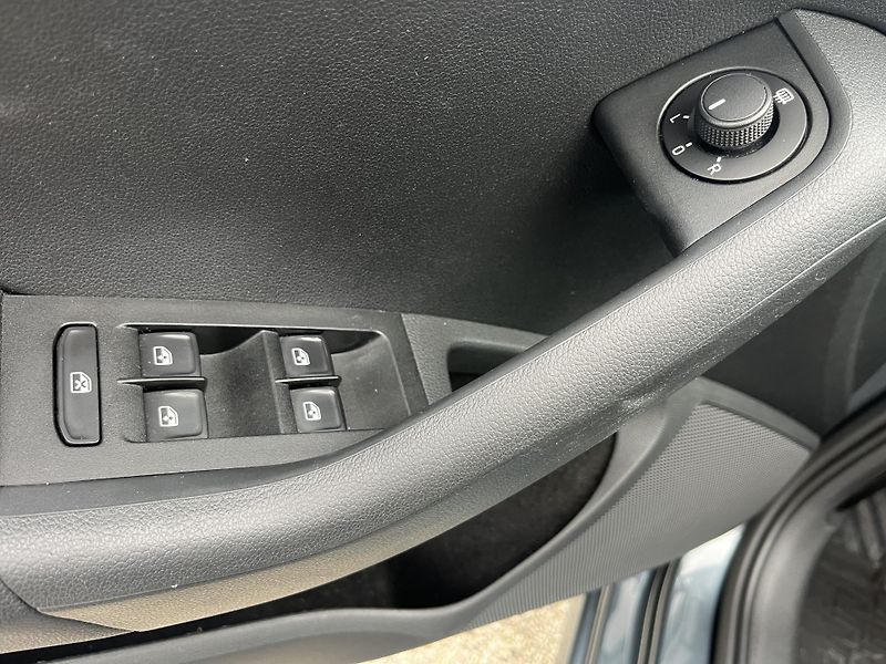 Škoda Octavia (2015) 2.0 Tdi 110 kw Xenony DSG ČR - fotka 17 z 20