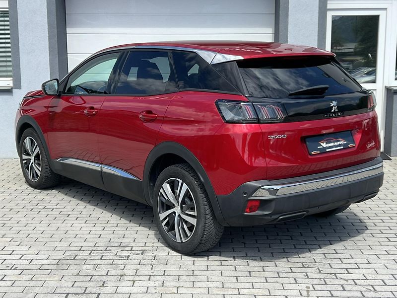 Peugeot 3008 (2022) 1.5 HDI 130K AUT ALLURE ČRNOVÉ - fotka 3 z 23