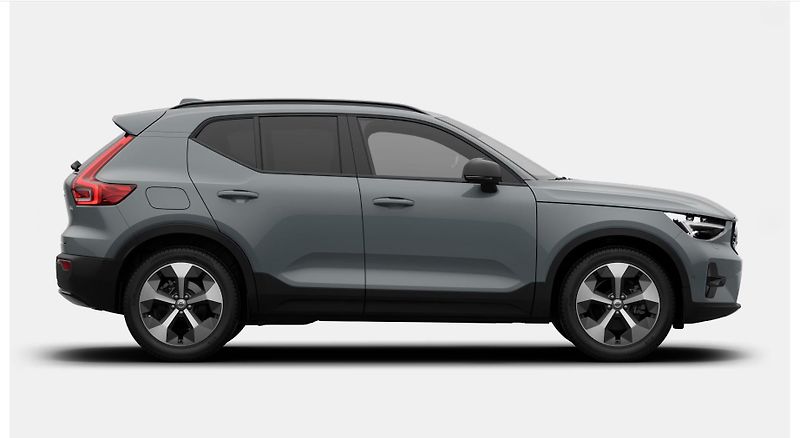 Volvo XC40 (2026) B4 ULTRA DARK AUT - fotka 6 z 12