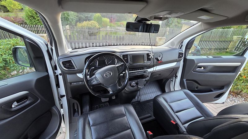 Toyota ProAce Verso (2020) 2.0D-4D 130 kW 6 míst, DPH VIP - fotka 9 z 29