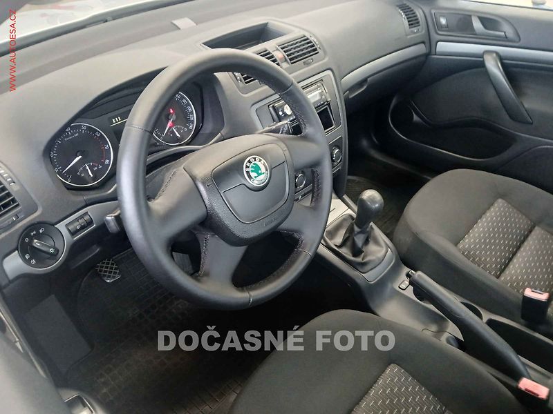 Škoda Octavia (2011) 1.2 TSI, ČR, servis.kniha, AC - fotka 3 z 3