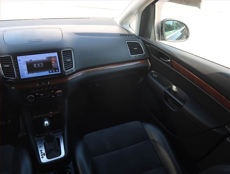 Volkswagen Sharan (2010) Highline 2.0 TDI, Automat - fotka 8 z 19