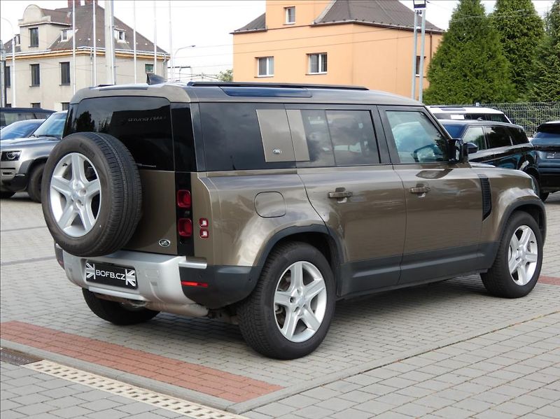 Land Rover Defender 3,0 D300 110 SE,1.maj,ČR,DPH - fotka 7 z 35