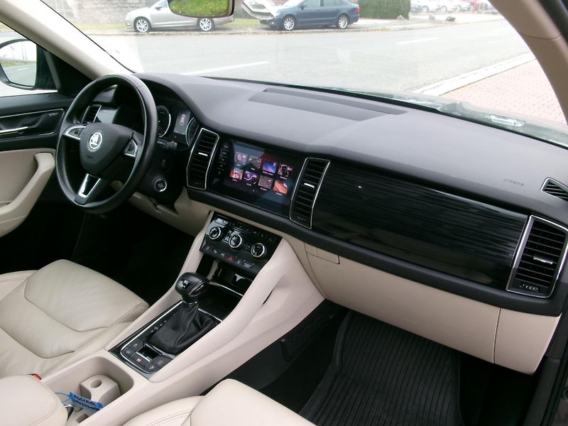 Škoda Kodiaq (2018) 2,0TSI 4x4 DSG NAVI ALU ČR - fotka 52 z 55
