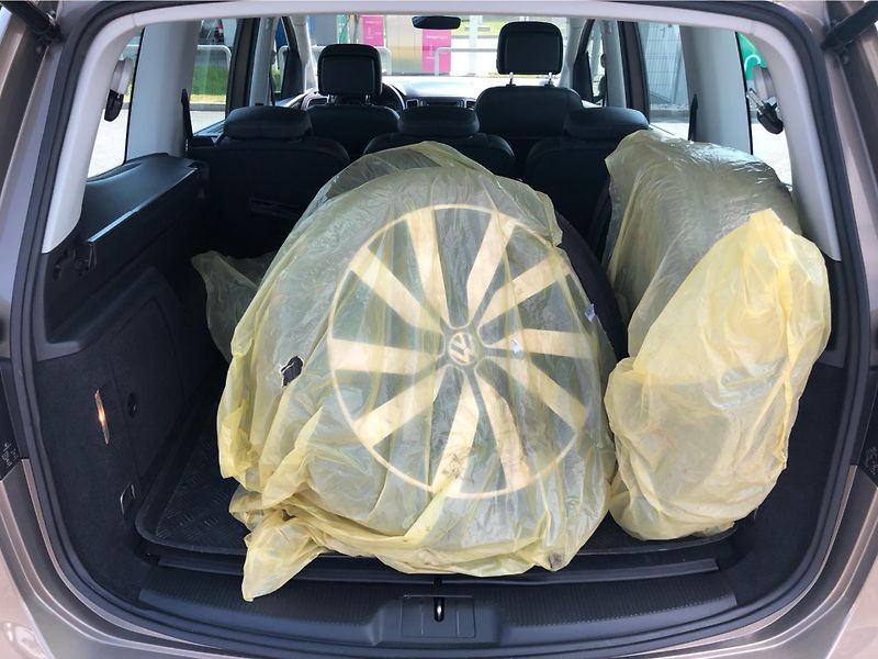 Volkswagen Sharan 2,0 TDI DSG 4motion Highline - fotka 13 z 29