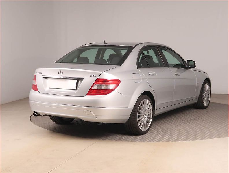 Mercedes-Benz Třídy C (2007) C 220 CDI, Vyhř. sedaček - fotka 5 z 15