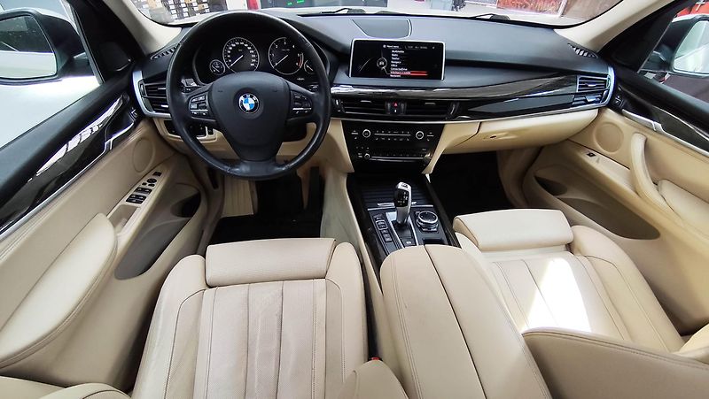 BMW X5 (2014) - fotka 26 z 63
