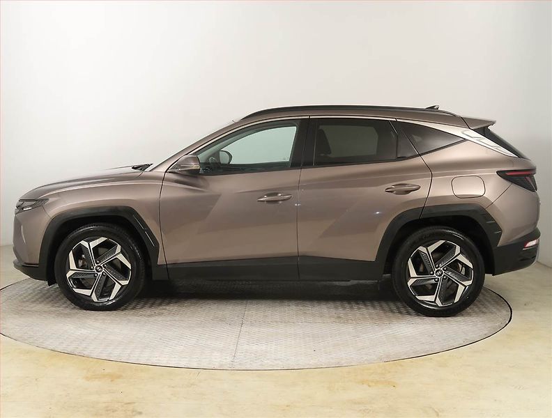 Hyundai Tucson (2021) 1.6 T-GDI HEV - fotka 3 z 23