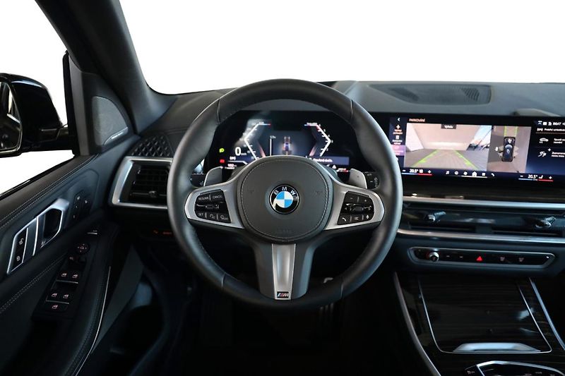 BMW X5 xDrive30d - fotka 28 z 31