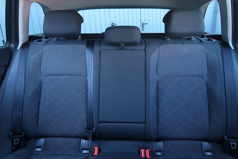 Volkswagen Golf (2021) 2.0 TDI, Automat, Navi - fotka 10 z 25