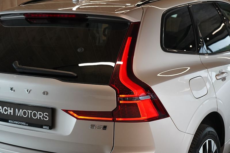 Volvo XC60 B5 ULTRA Dark, Bowers, Masáž - fotka 9 z 46
