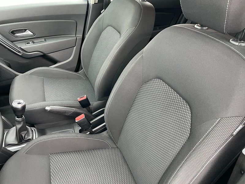 Dacia Duster (2020) 1.0TCe 74kW COMFORT - fotka 15 z 28