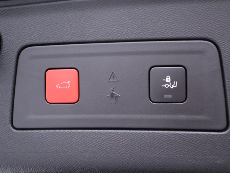 Peugeot 508 1,5 HDI 96kW Allure DPH 1.Maj. - fotka 10 z 38