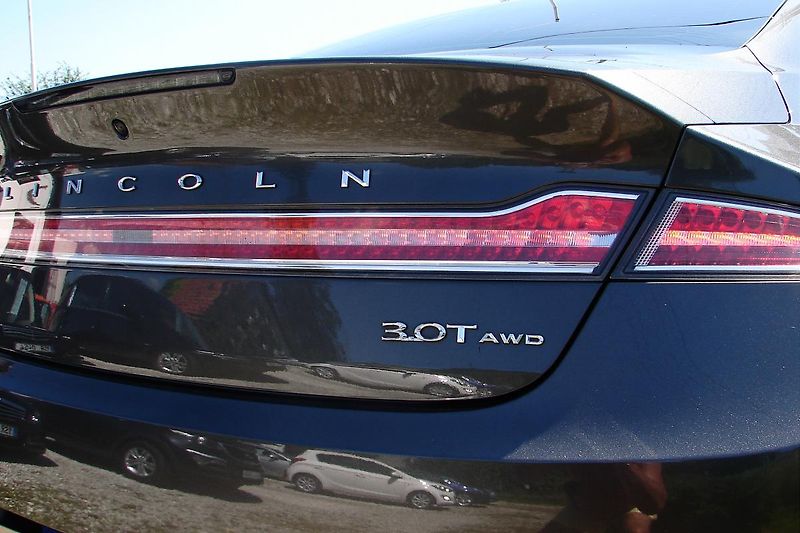Lincoln MKZ 3.0 V6 TT 406PS AWD Kůže-ZADÁN - fotka 48 z 58