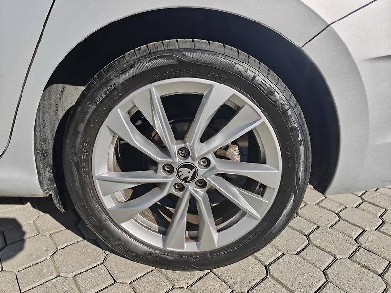 Škoda Scala Top Selection 6MP 1,0TSI - fotka 20 z 22