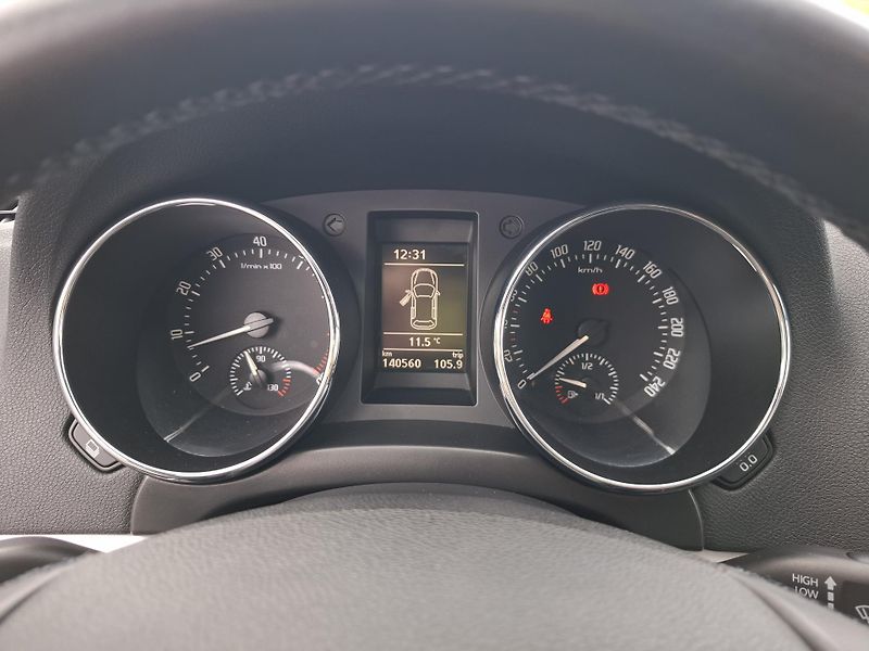 Škoda Yeti (2011) 1.2TSi 77kW,klima,senzory - fotka 11 z 18