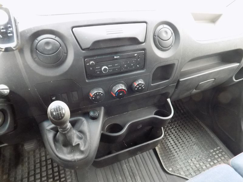 Renault Master (2014) 2,3 110KW MAXI KLIMA - fotka 19 z 35
