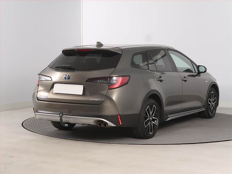 Toyota Corolla (2021) 2.0 Hybrid, Automat - fotka 5 z 19