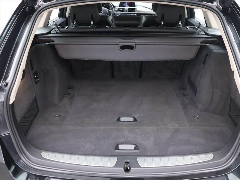BMW Řada 3 2,0 318d xDrive Xenon Navi Kůž - fotka 10 z 36