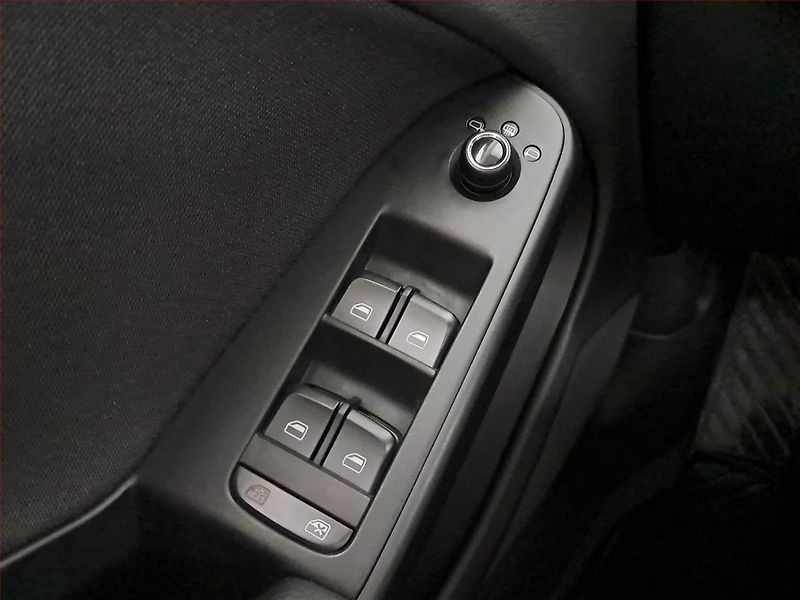 Audi A4 Allroad (2009) 2.0 TDI, 4X4, Xenony - fotka 17 z 19