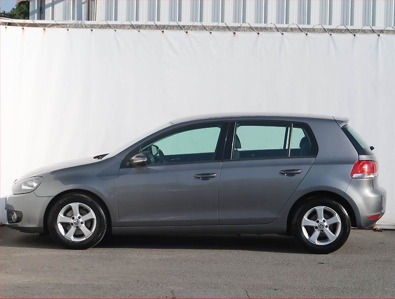 Volkswagen Golf (2012) Comfortline 1.6 TDI, Tempomat - fotka 3 z 17