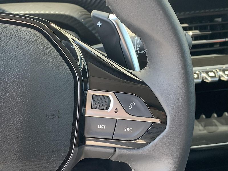 Peugeot 2008 ALLURE 1,2 PureTech 96kW AT - fotka 20 z 30