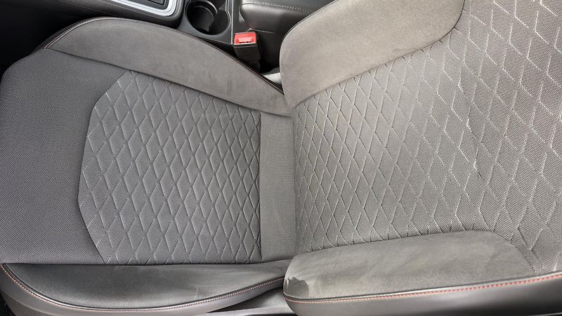 Seat Ateca (2025)  FR 2.0 TDI , AT,LED, ZÁRUKA - fotka 41 z 57